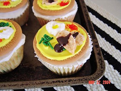 Mini Thanksgiving Dinner Cupcakes