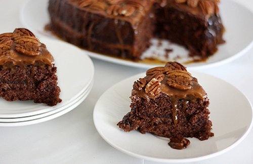 Slow Cooker Turtle Upside-Down Cake Recipe