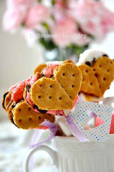 Heart-Shaped S'more Pops