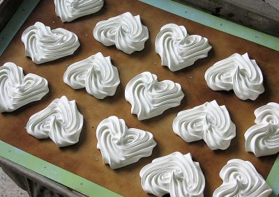 Heart Meringues