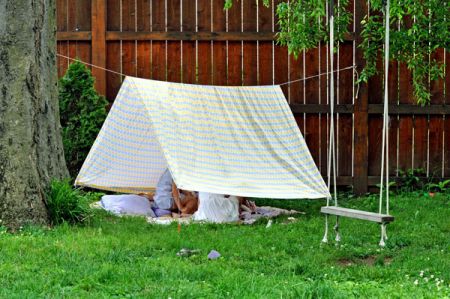 Simple Sheet Tent Fort