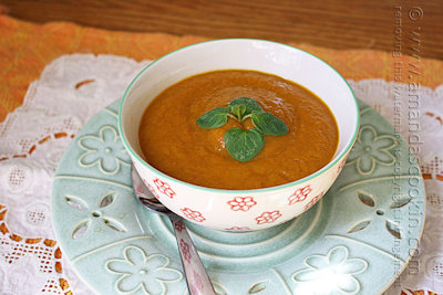 http://amandascookin.com/pumpkin-soup-slow-cooker/